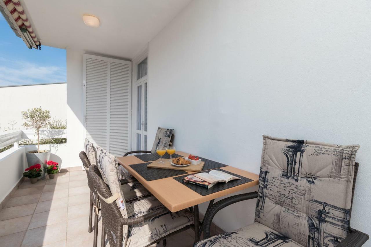 Apartman Roko Petrcane Exterior foto